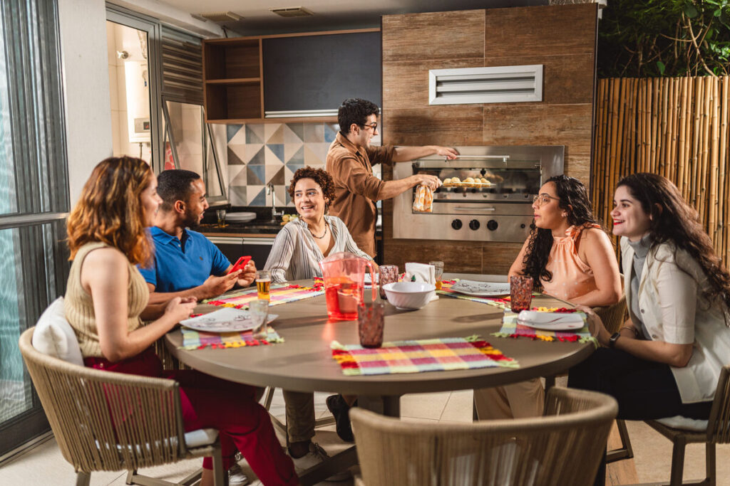 Living in Brambleton, Norfolk: A Welcoming Neighborhood with Heart and Heritage